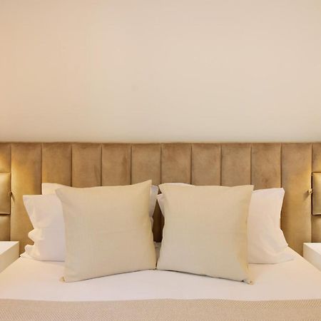 Sunset Bliss Apartment Камара-де-Лобуш Екстер'єр фото